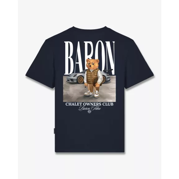 FW26 Backprint T-Shirt Filou 187 Chalet Owners Club BARON - Oxford Blue FW26 Backprint T-Shirt Filou 187 Chalet Owners Club BARON - Oxford Blue